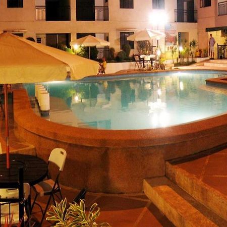 Lancaster Hotel Cebu Lapu-Lapu City Kültér fotó