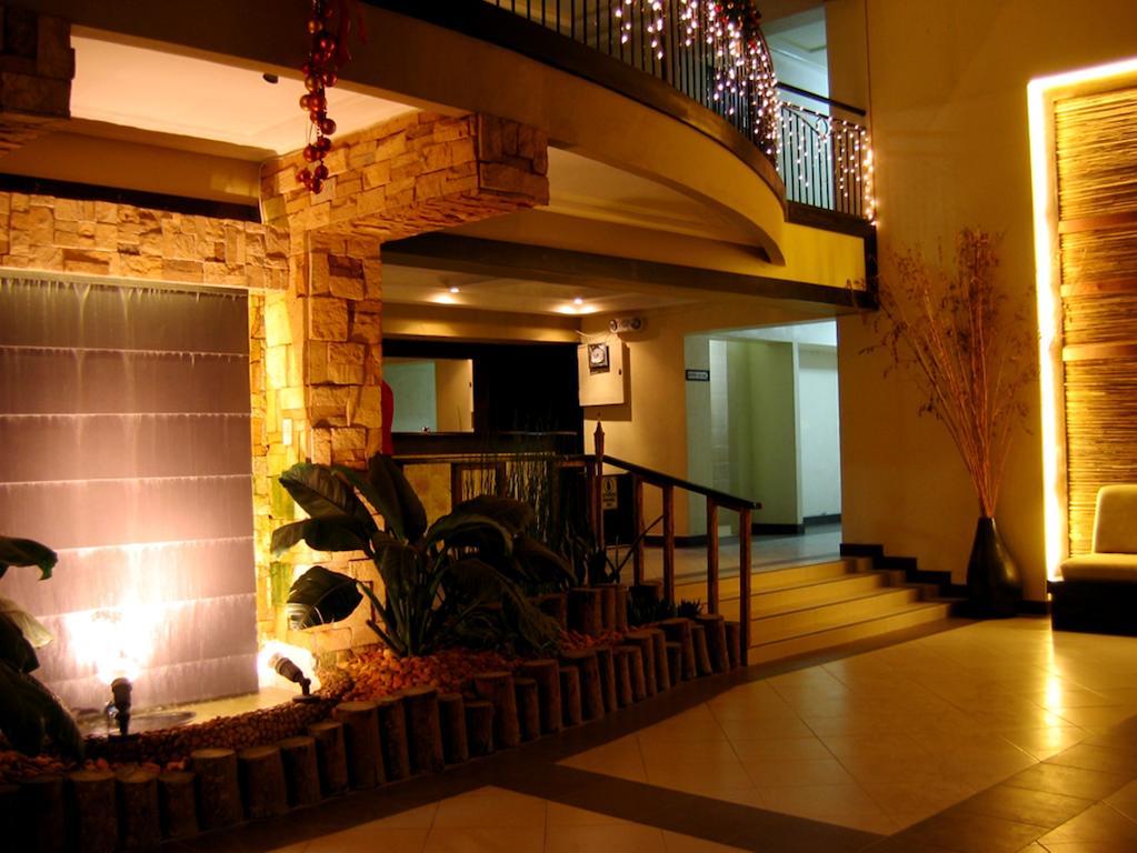 Lancaster Hotel Cebu Lapu-Lapu City Kültér fotó